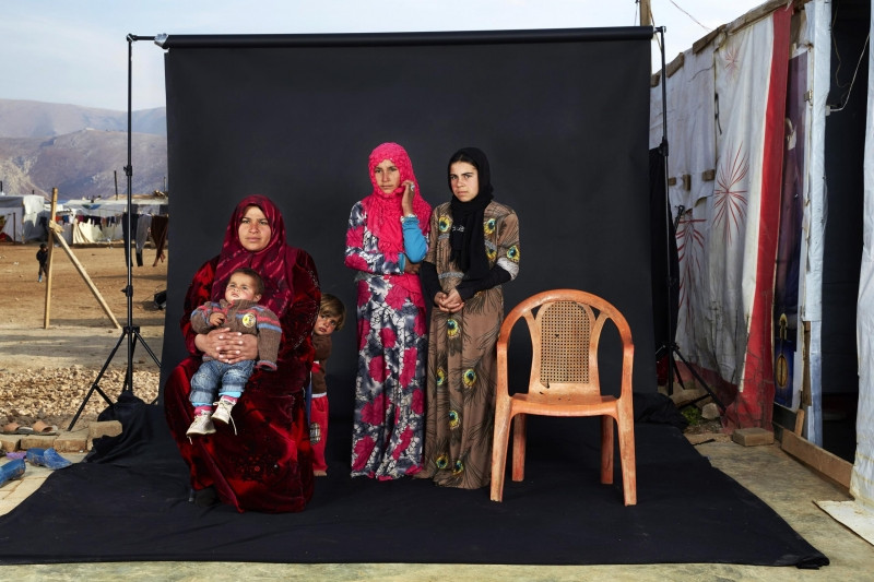 Bức ảnh Lost Family Portraits của nhiếp ảnh gia Dario Mitidieri - Nguồn Internet