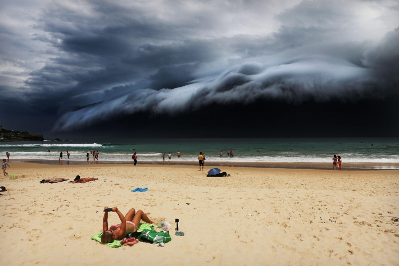 Bức ảnh Storm Front on Bondi Beach của nhiếp ảnh gia Rohan Kelly - Nguồn Internet