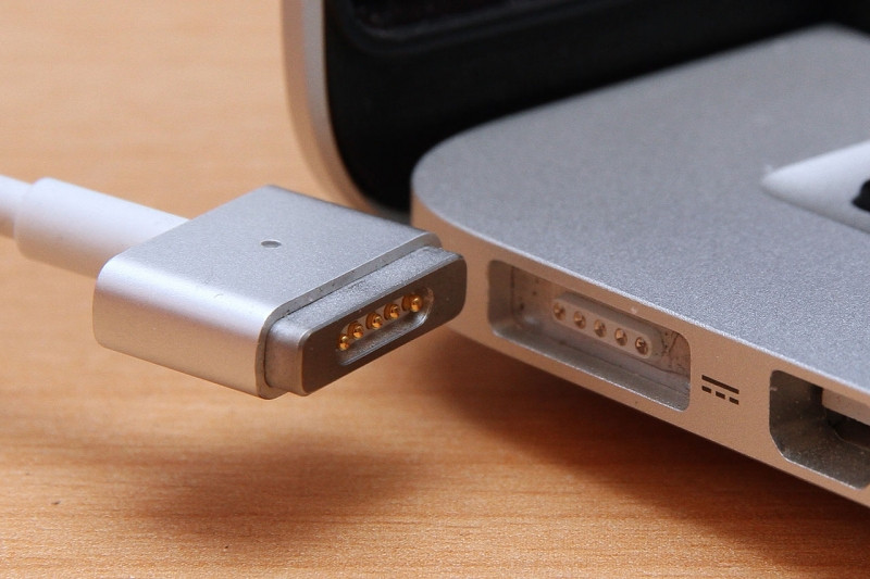 Sạc nguồn MagSafe