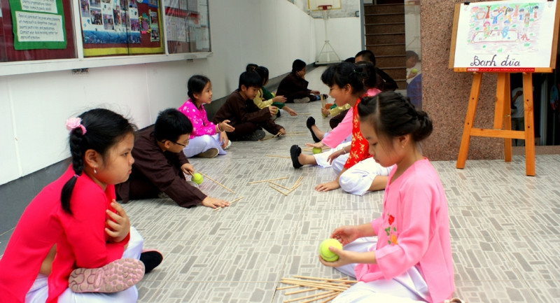 Banh đũa (nẻ, khẻ, chuyền)