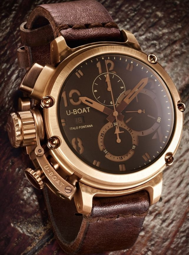 Nét cổ điển và lịch lãm được thể hiên qua chiếc đồng hồ U-Boat U-51 Chimera Bronze. Chiếc đồng hồ này gần 150 triệu/chiếc.