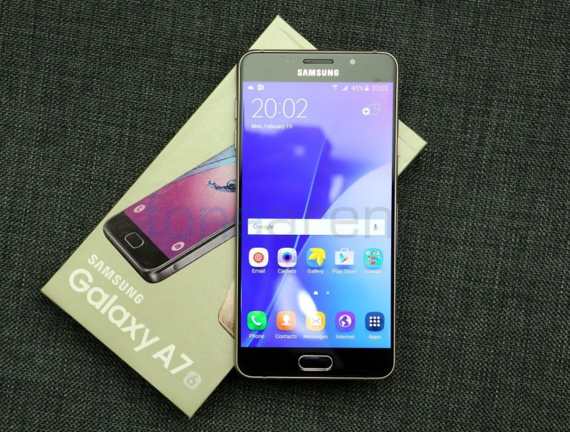 Samsung Galaxy A7 (2016) giảm 1.000.000 đồng