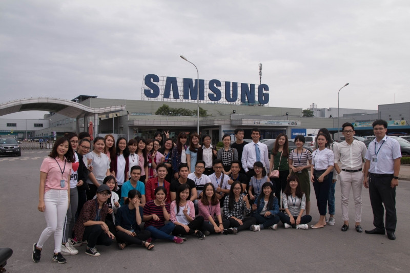 Chuyến đi thực tế của sinh viên năm cuối ở công ty Samsung Bắc Ninh