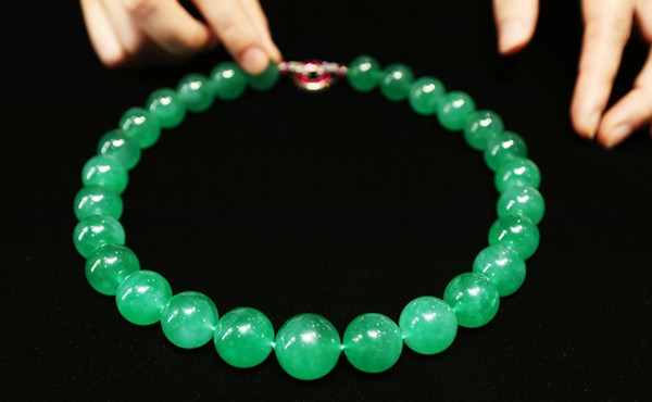 Vòng cổ Hutton-Mdivani Jadeite – 27,4 triệu USD