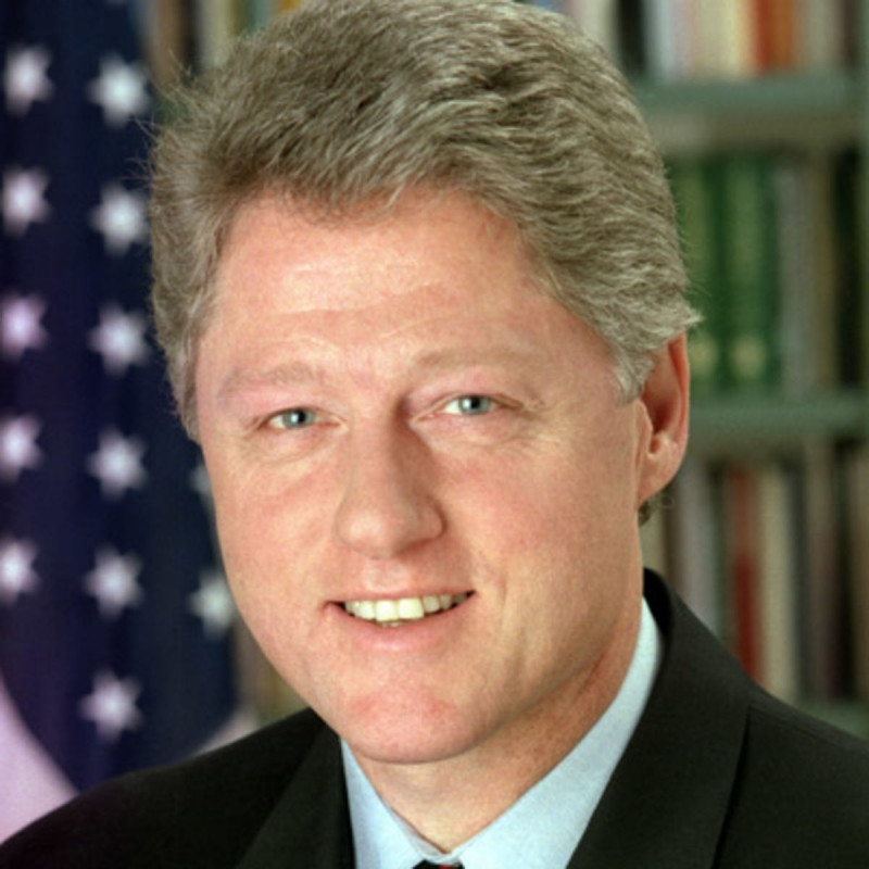 Tổng thống Mỹ Bill Clinton với vẻ đẹp trai khó có thể rời mắt