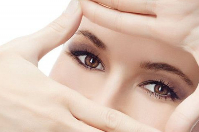 Khoảng cách giữa 2 lần nhỏ thuốc nhỏ mắt rất quan trọng đối với sức khỏe đôi mắt