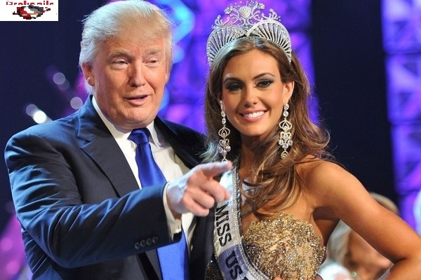 Donald Trump bên Hoa hậu Mỹ