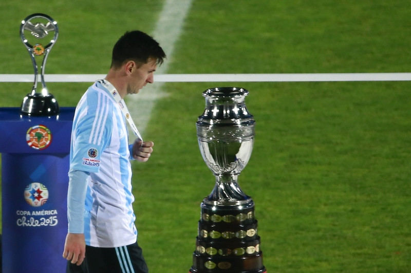 Lại một lần nữa Messi lỡ hẹn với danh hiệu đầu tiên cùng Argentina