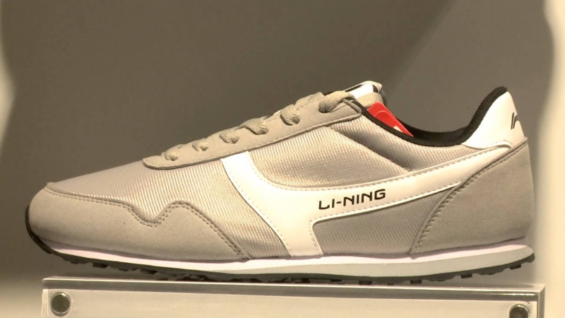 Kiểu dáng sang trọng của giày Li - Ning.