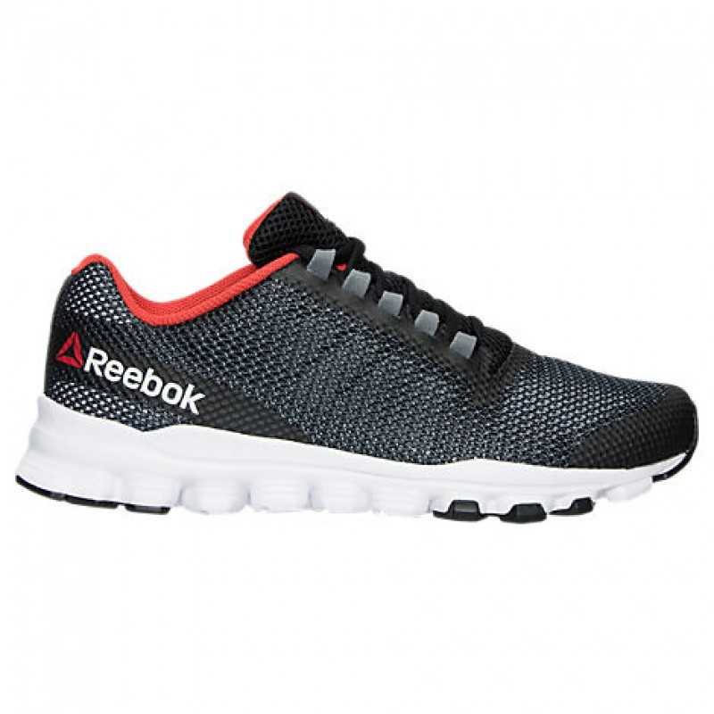 Giày của hãng Reebok.