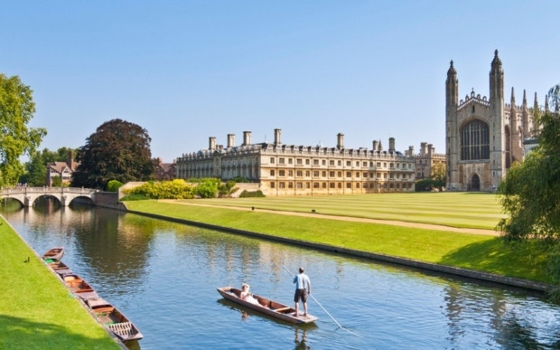 Khung cảnh tuyệt đẹp của Đại học Cambridge