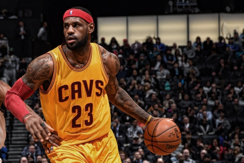 LeBron James, bóng rổ: 77,2 triệu USD