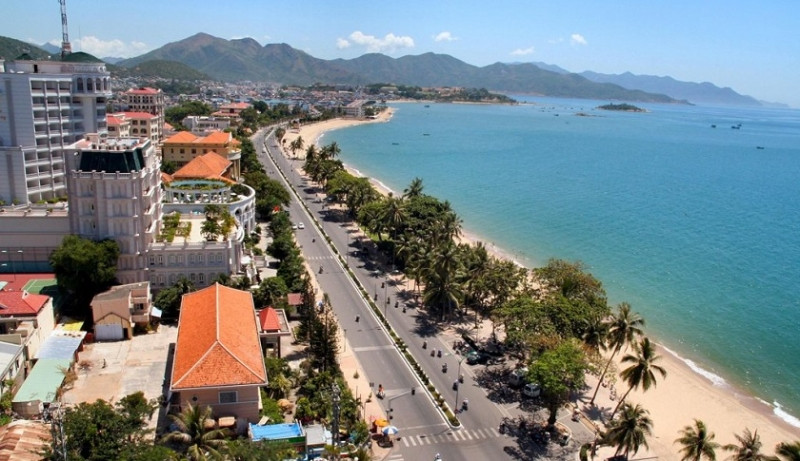 Bãi biển Nha Trang (Khánh Hòa)
