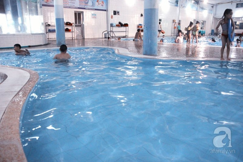 Khu vực dành riêng cho trẻ em tại bể bơi bốn mùa Trần Hưng Đạo