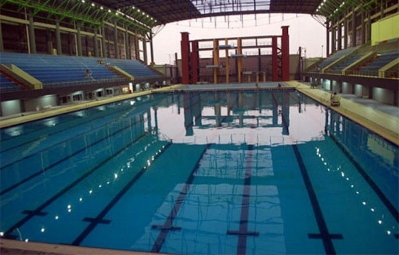 Bể bơi tại cung thể thao dưới nước được chia làm các làn khác nhau