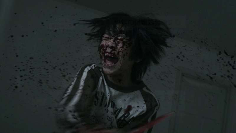 Phân cảnh ám ảnh trong phim khi Naoki cố gắng giết mẹ mình