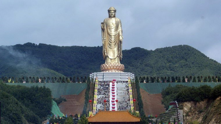 Tượng Phật Mùa Xuân, Trung Quốc