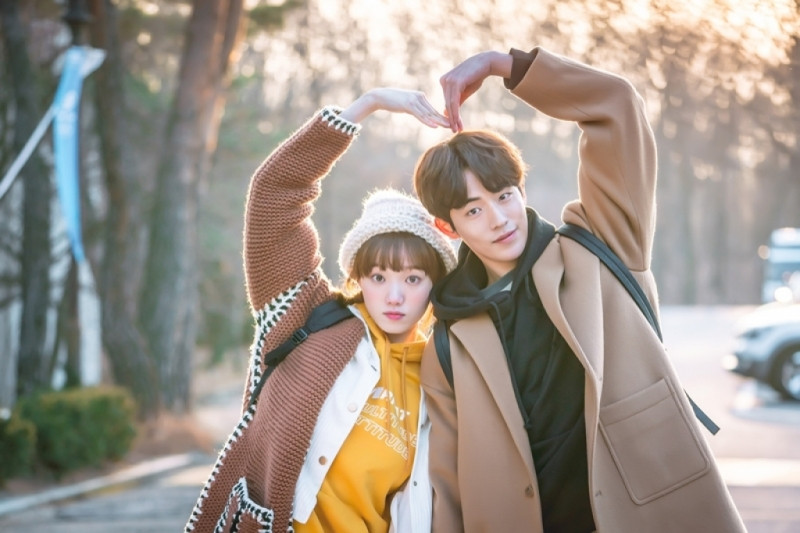 Lee Sung Kyung và Nam Joo Hyuk là cặp gà bông 