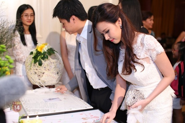 Midu và Phan Thành hôm đính hôn