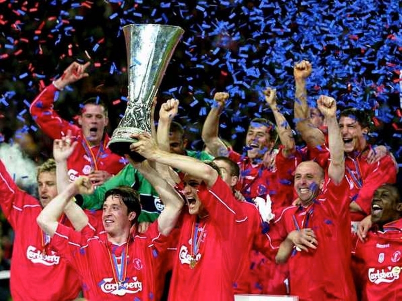 Liverpool vô địch năm 2001