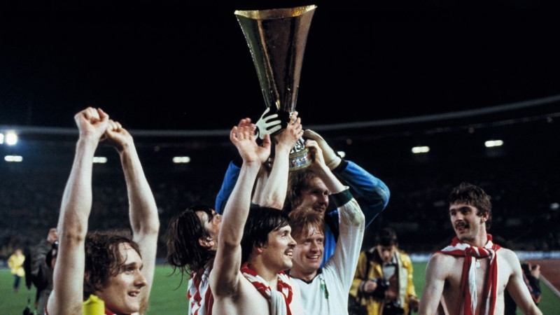 Đội vô địch năm 1979 là Borussia Mönchengladbach