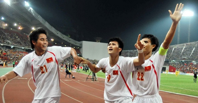Những thành công cùng với đội tuyển quốc gia đã đưa Việt Thắng lên một tầm cao mới