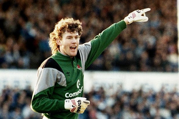 Dave Beasant, thủ thành nhiều tuổi nhất từng ra sân thi đấu