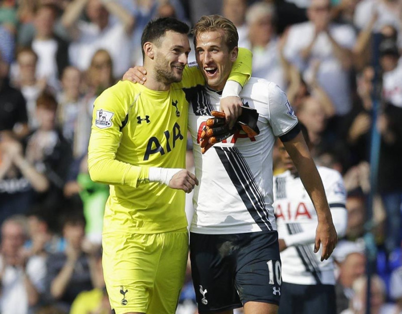 Lloris (trái) và Kane rất thân thiết tại Tottenham Hospur