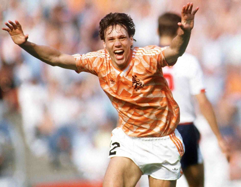 Marco van Basten trong màu áo tuyển Hà Lan.