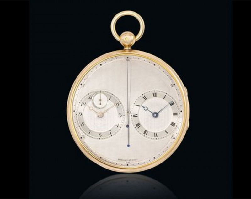 2667 Precision sử dụng 18 carat vàng và bạch kim, gồm 2 đồng hồ con đối xứng với nhau cùng hoạt động
