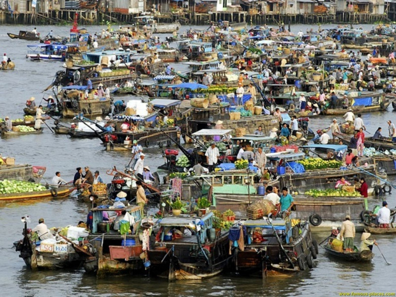 Chợ nổi Cái Bè – Tiền Giang