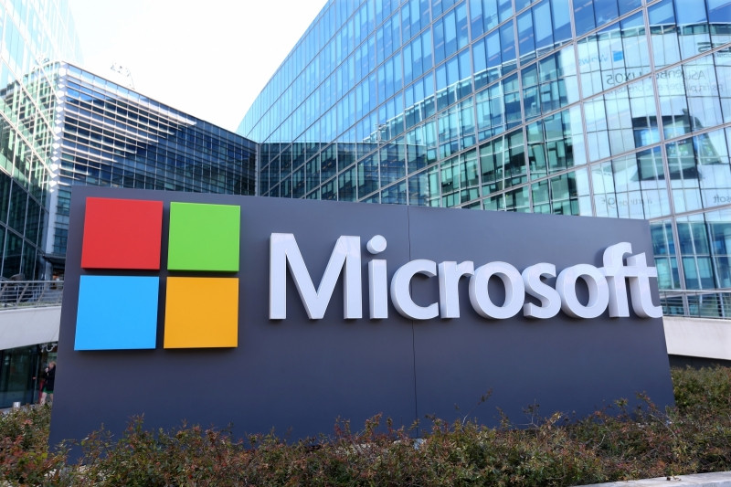 Doanh thu của Microsoft là 97,58 tỷ đô la Mỹ (2015)