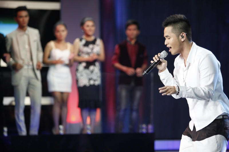 Phạm Hồng Phước tại sân khấu Vietnam Idol 2012