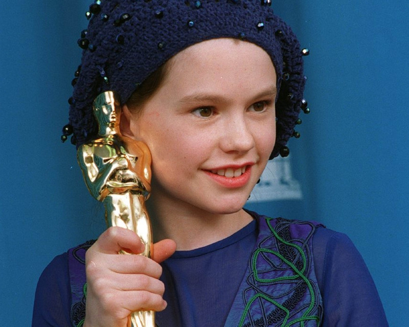 Cô bé xinh xắn Anna Paquin giành Oscar khi mới 11 tuổi.