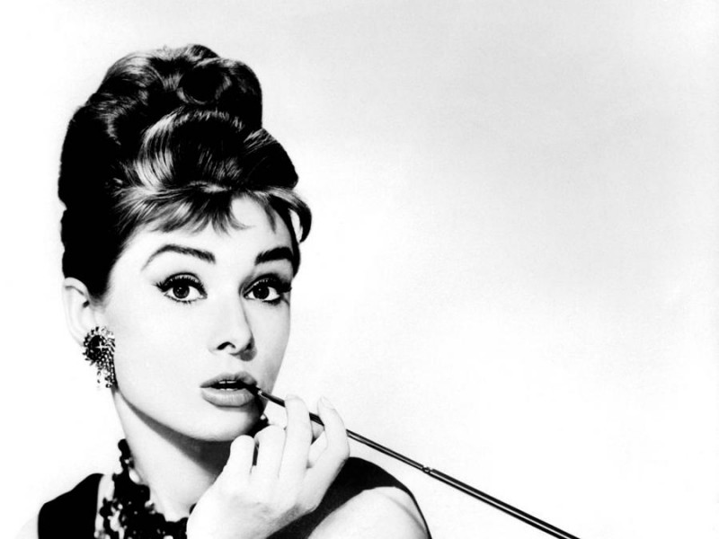 Ít ai có thể phủ nhận thành công của Audrey Hepburn với tượng vàng Oscar năm 24 tuổi.