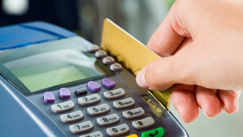Sử dụng thẻ tín dụng là một cách giữ tiền an toàn (Nguồn: Sưu tầm)