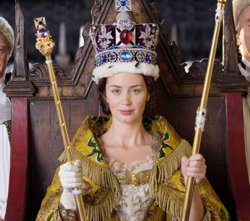 Victoria đăng quang nữ hoàng
