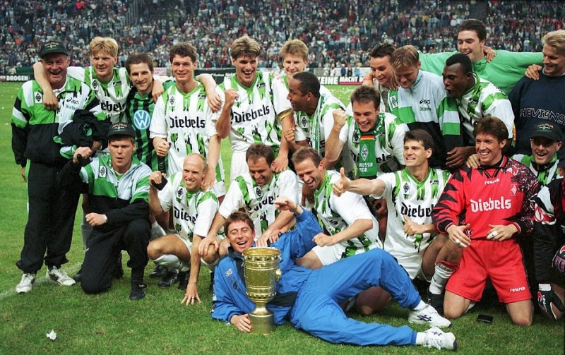 M'gladbach ăn mừng chiếc cúp vô địch năm 1995