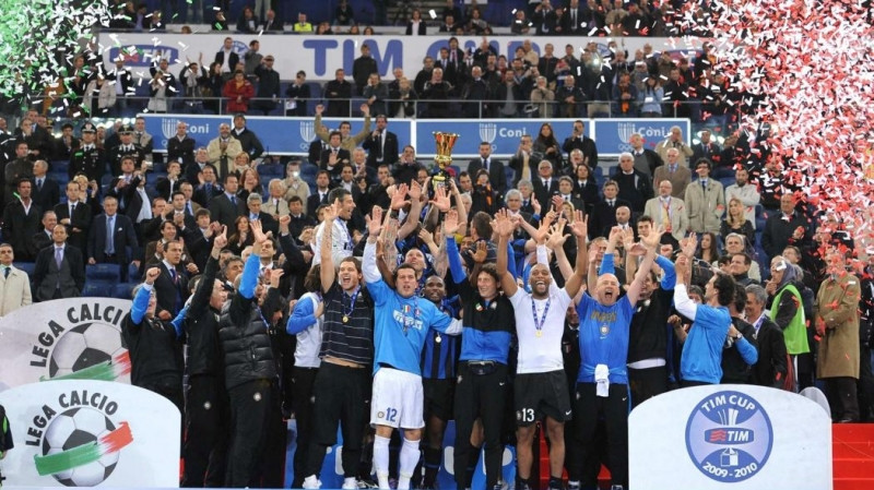 Inter hoàn tất cú ăn 3 năm 2010