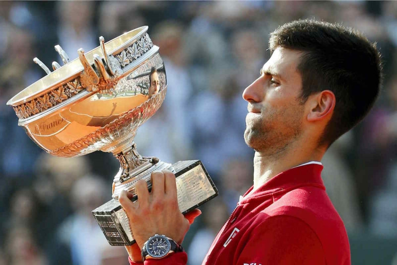 Novak Djokovic lần đầu đăng quang tại Roland Garos .
