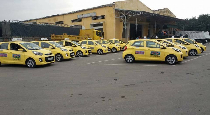 Khuôn viên bãi đậu xe Taxi Vinh