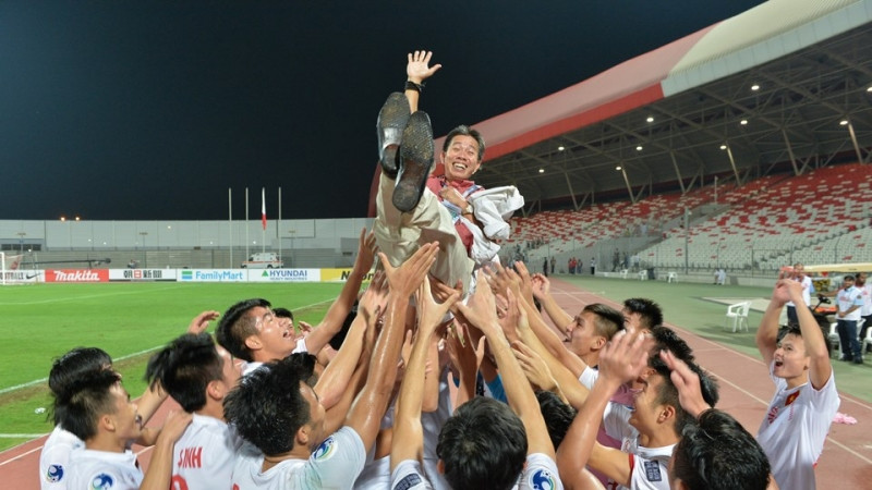 HLV Hoàng Anh Tuấn nổi bật với thành công của U19 Việt Nam