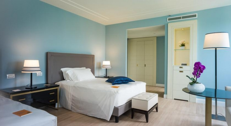 Căn phòng ngủ xinh đẹp của Turin Palace Hotel