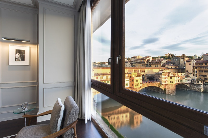 Sẽ thật tuyệt vời nếu được chiêm ngưỡng cảnh hoàng hôn từ cửa sổ của Portrait Firenze