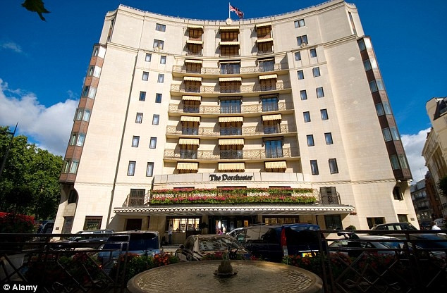 Khách sạn The Dorchester là một trong những khách sạn sang trọng bậc nhất thế giới
