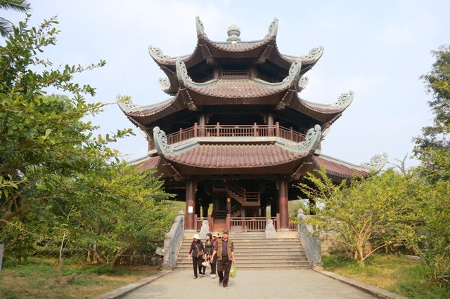 Tháp chuông chùa Bái Đính với lối kiến trúc độc đáo