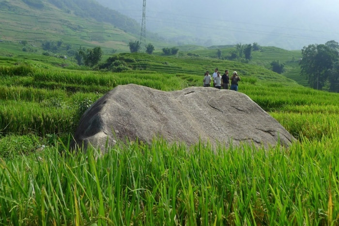 Thung lũng Mường Hoa - Bãi đá cổ