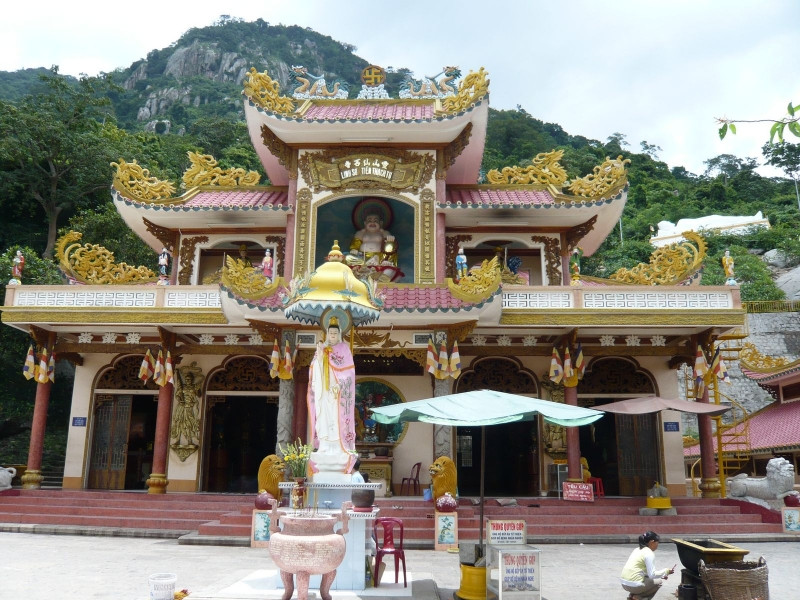 Đến Tây Ninh phải ghé thăm chùa Bà Đen