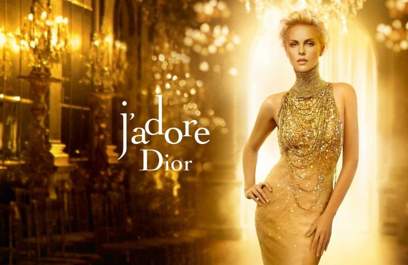 Charlize Theron đại diện cho dòng nước hoa nữ quyền tuyệt đối của Dior.