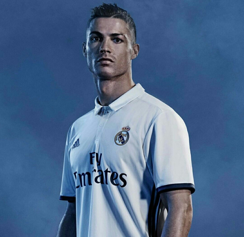 Ronaldo trong màu áo sân nhà